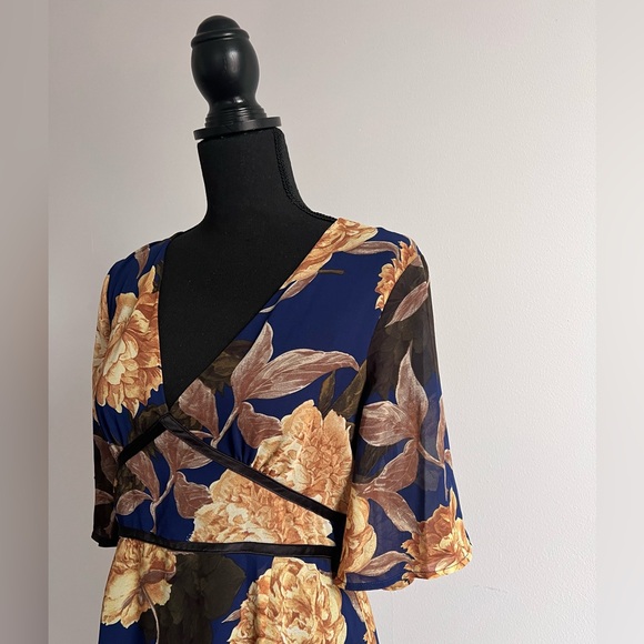 ASOS Blue and Yellow flower Dress, flutter sleeve - Picture 2 of 11